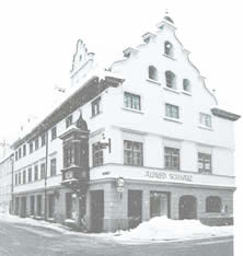 ehemaliges Schwarzhaus am Schrannenplatz Memmingen Baumstraße 1